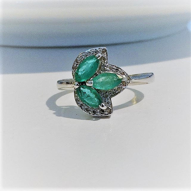 EMERALD RING, 925/silver.