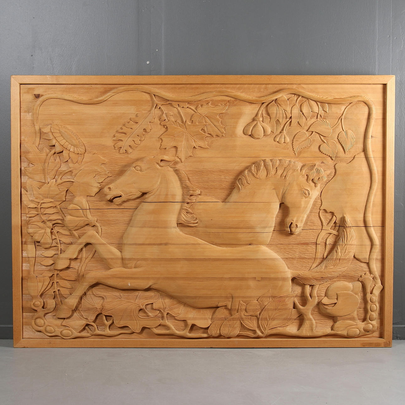 RAGNAR BJERMKVIST. Hästar, relief, trä.