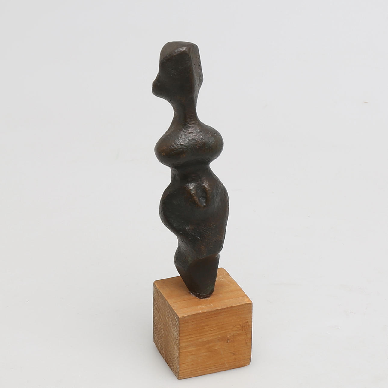 THURE THÖRN. Skulptur i brons, kvinnofigur, signerad T.T.