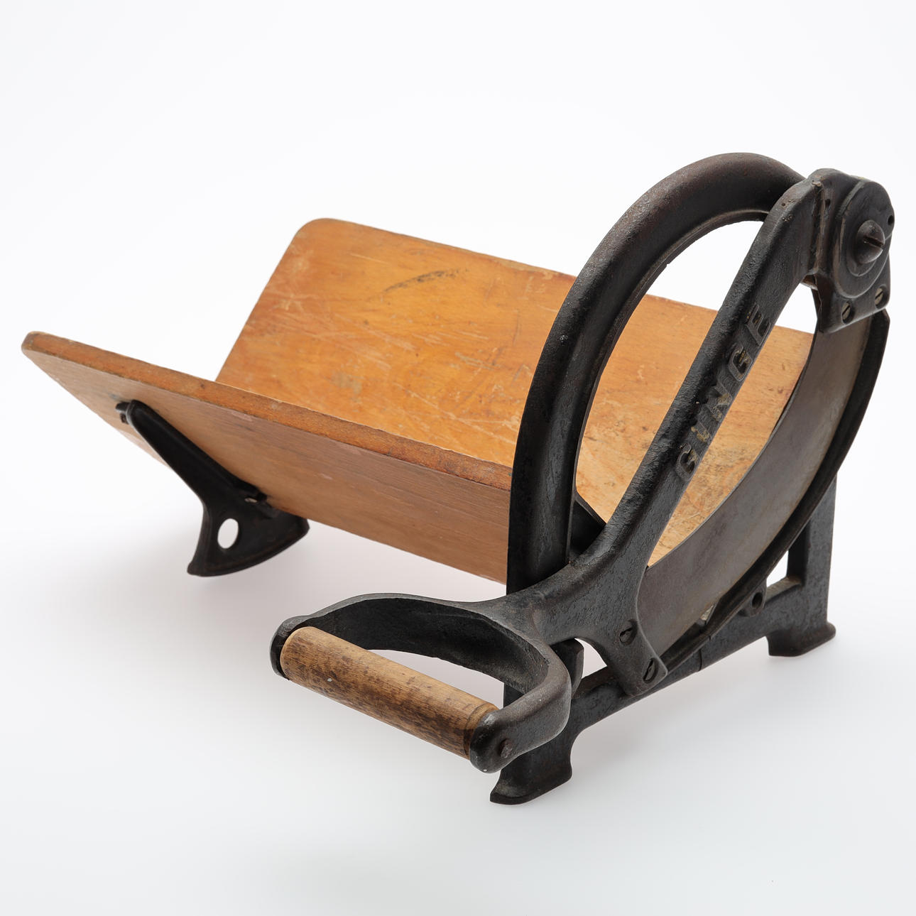 BRØDSKÆRER, træ, metal, Ginge.