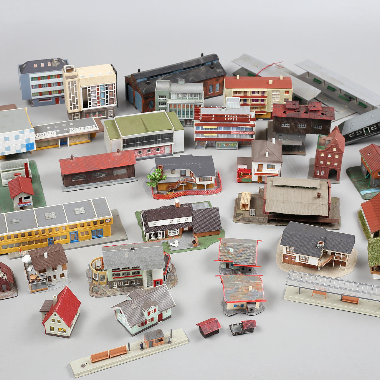 MODELLBYGGNADER, parti.