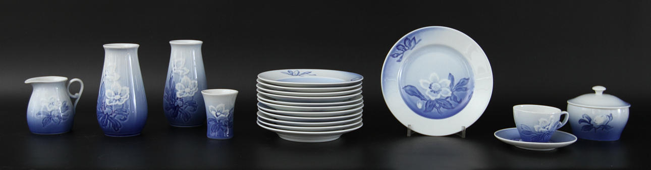 DELAR TILL MOCCASERVIS. Bing & Gröndahl.