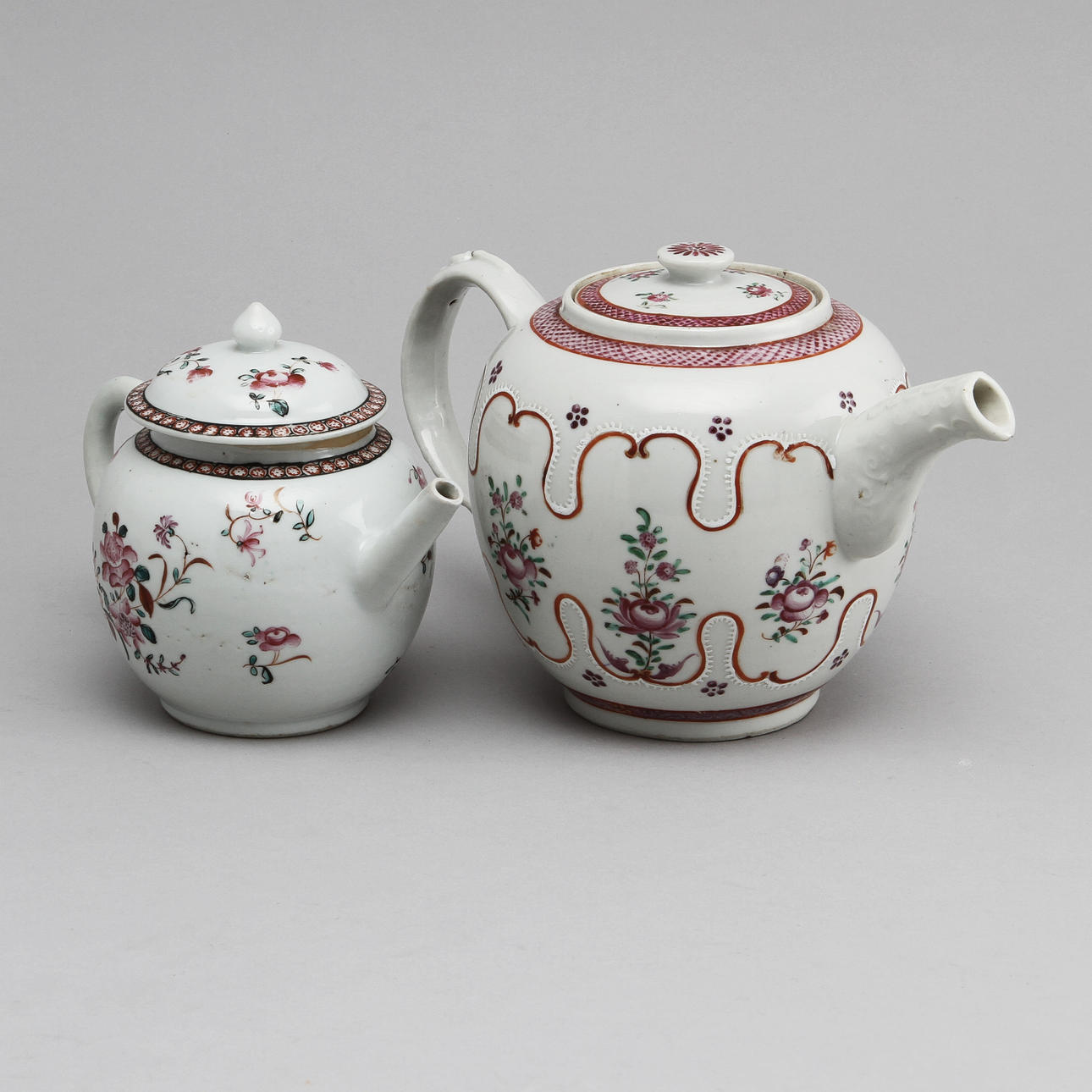 TEKANNOR, 2 st, porslin Kina 1700-tal.