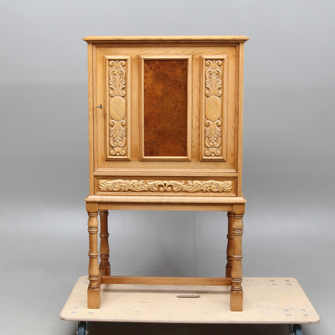 SKÅP, Eugen Höglund, Bildverkstan, Sverige, 1900-tal.