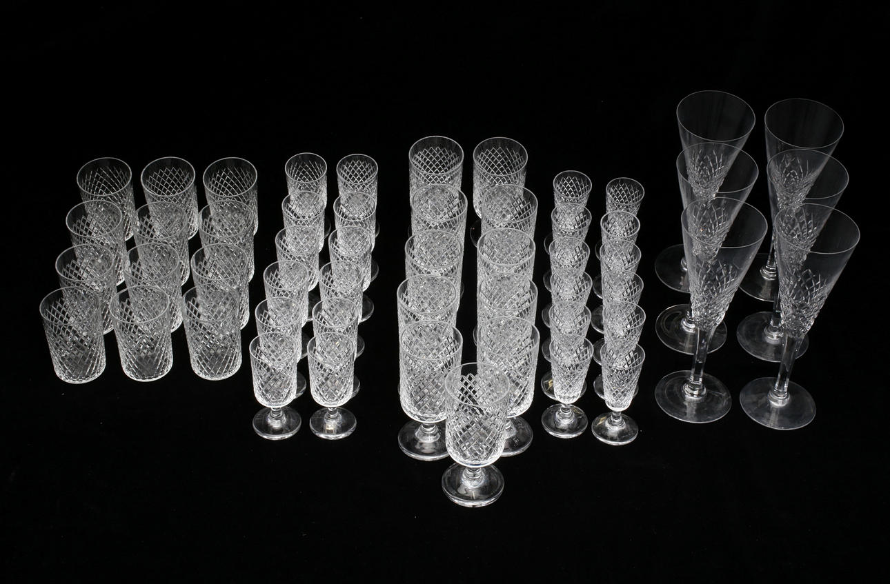 VICKE LINDSTRAND. Glasservis, 53 delar, kristall, "Citra" samt "Ambassadör", 1900-tal.