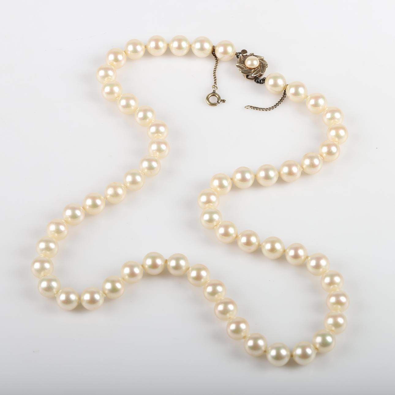 COLLIER, Majoricapärlor.