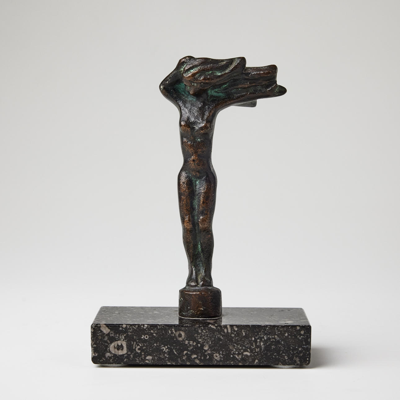 STIG BLOMBERG. Stående flicka, brons, höjd 13 cm.