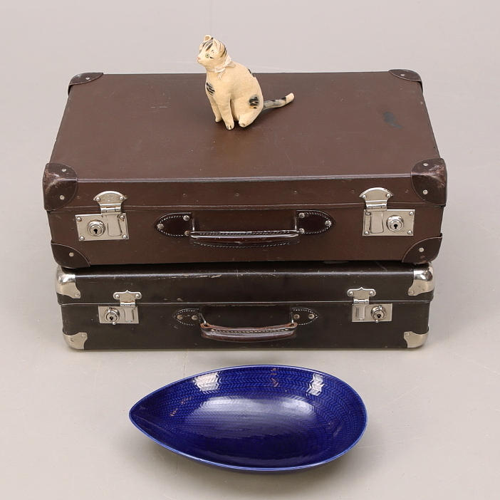 RESVÄSKOR 2 st, FAT blå eld, Rörstrand, KATT plysch, 1920-/30-tal.