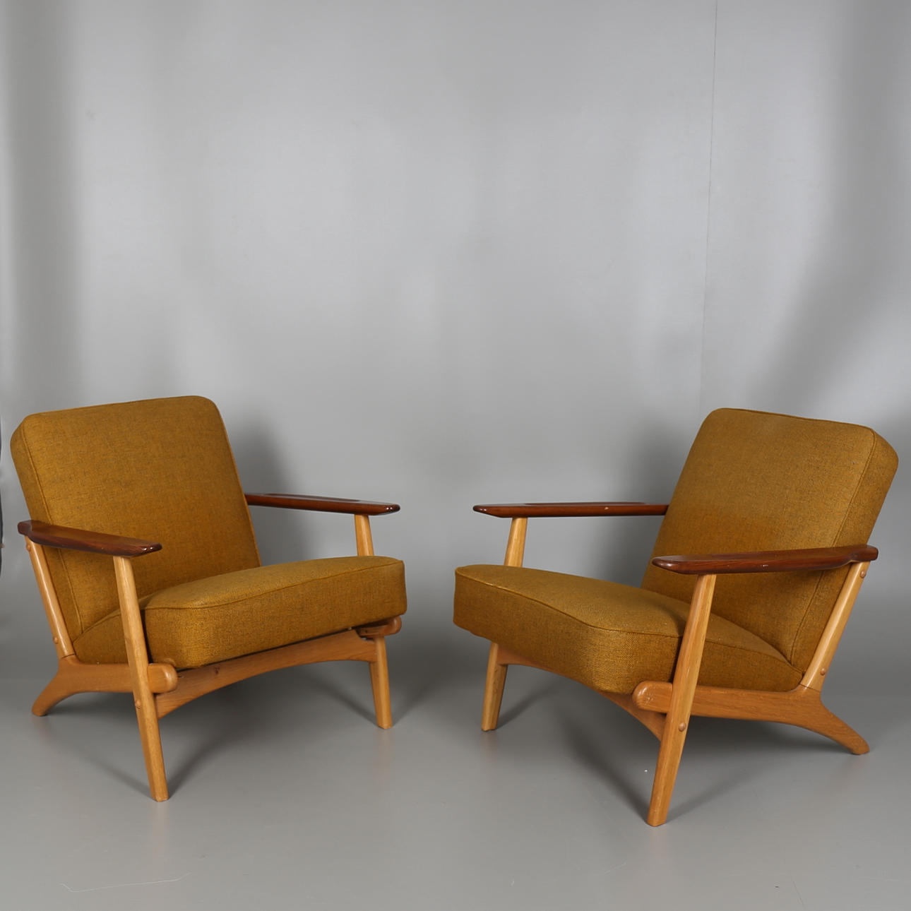 FÅTÖLJER, ett par, teak och ek, 1960-tal.