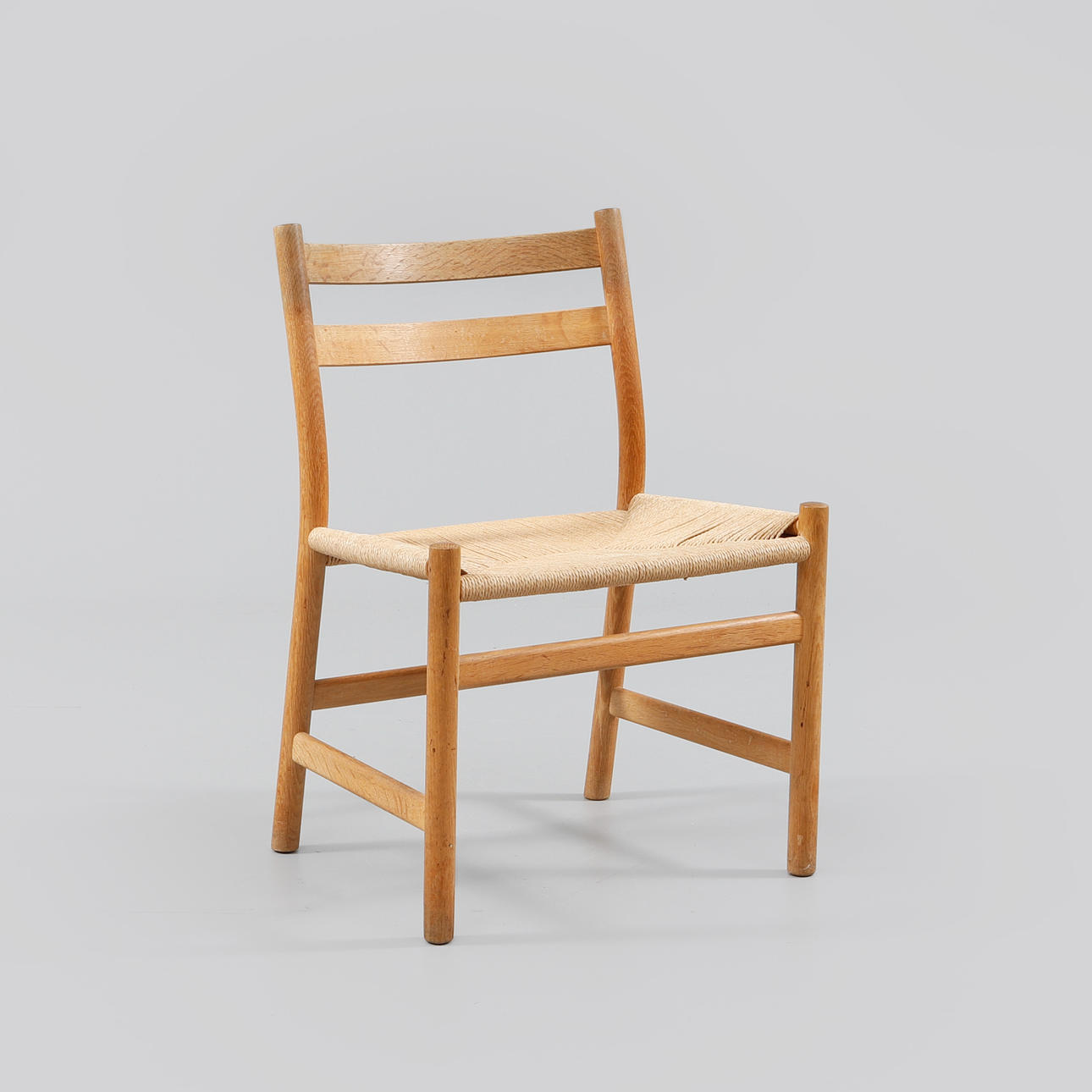 HANS J WEGNER. Stol, "CH47", Carl Hansen & Søn, Danmark.