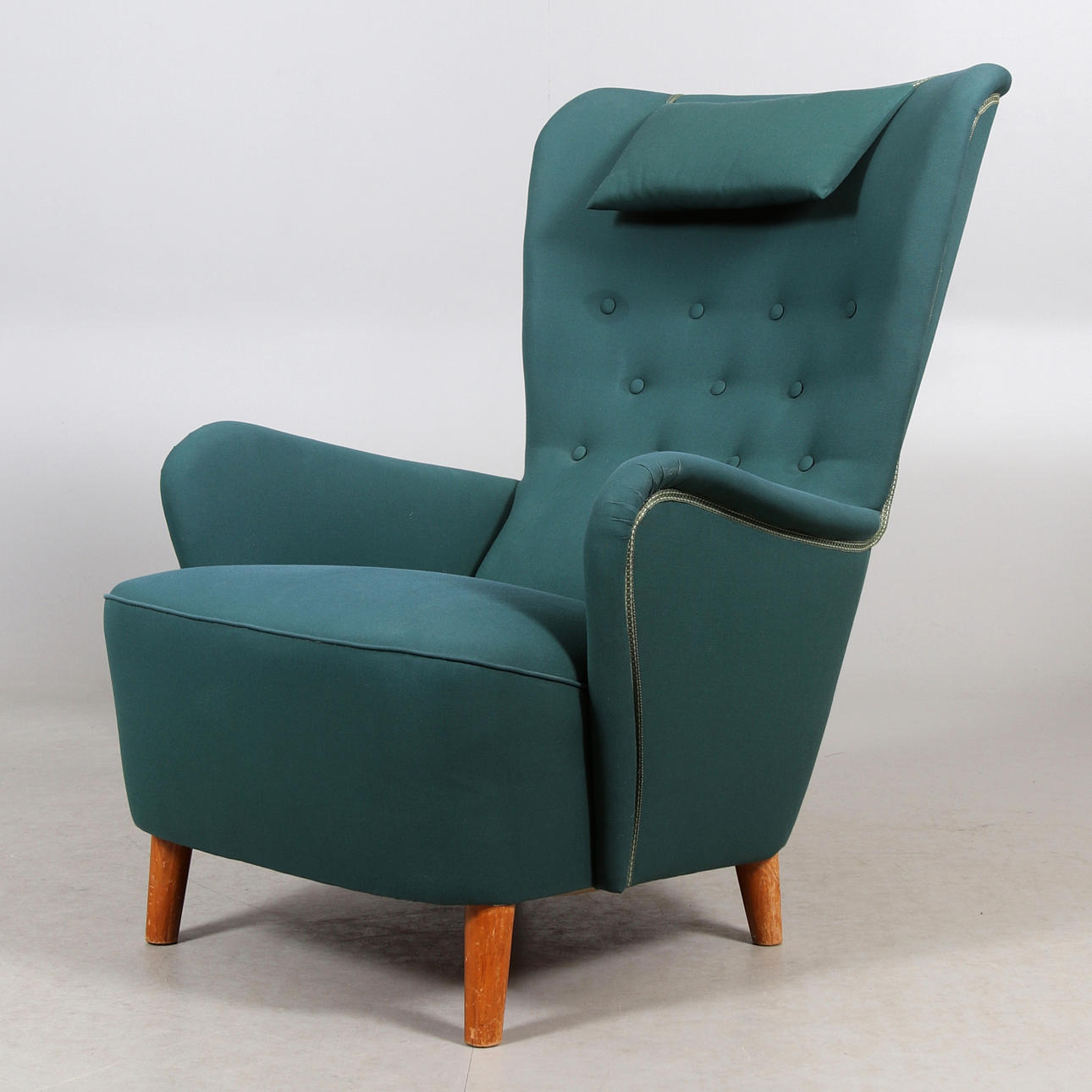 FÅTÖLJ, omklädd, 1900-talets andra hälft.