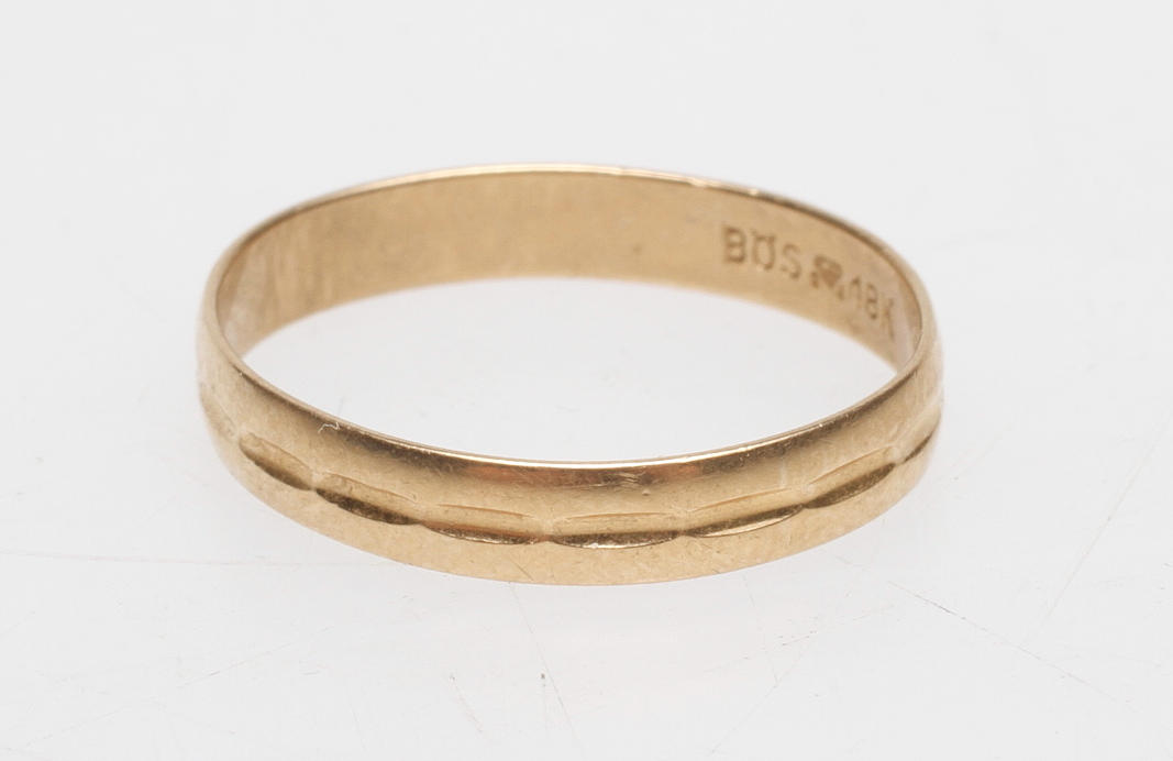 RING, 18k guld, vikt ca 1,8 gr.