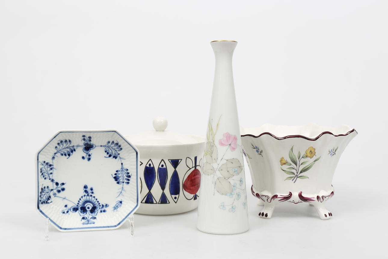 PARTI PORSLINSFÖREMÅL, 4 delar, bland annat "Pomona", Rörstrand.