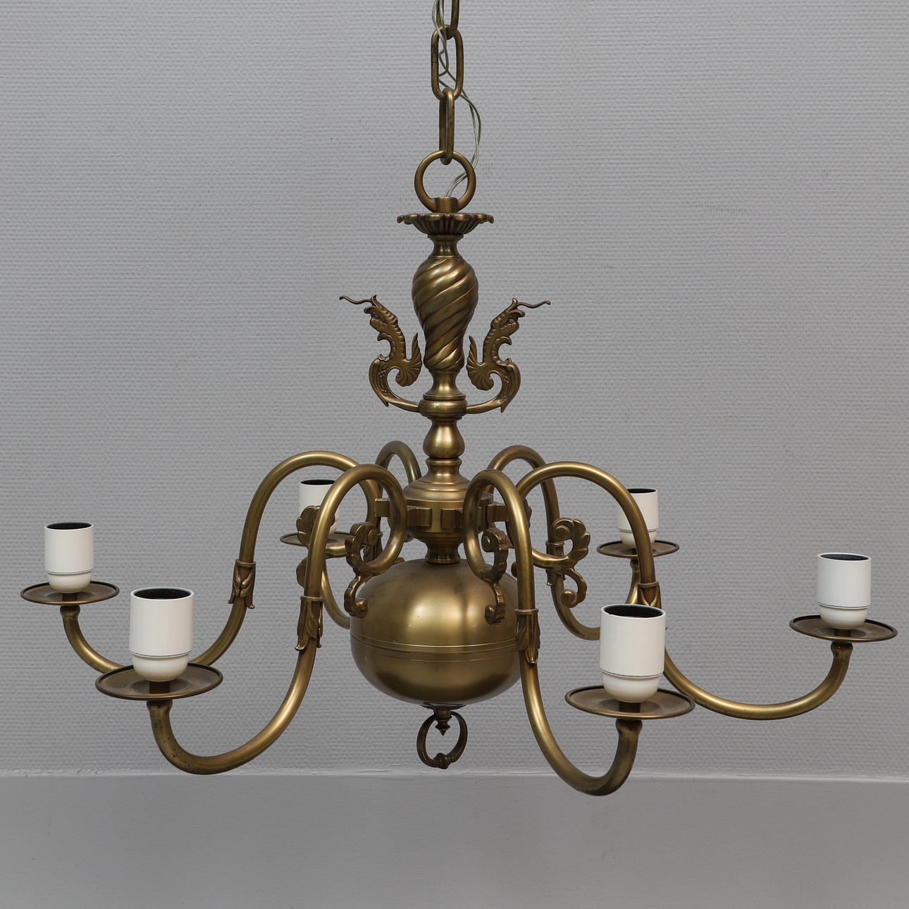 CORONA DE TECHO, 6 brazos, latón, 1900.