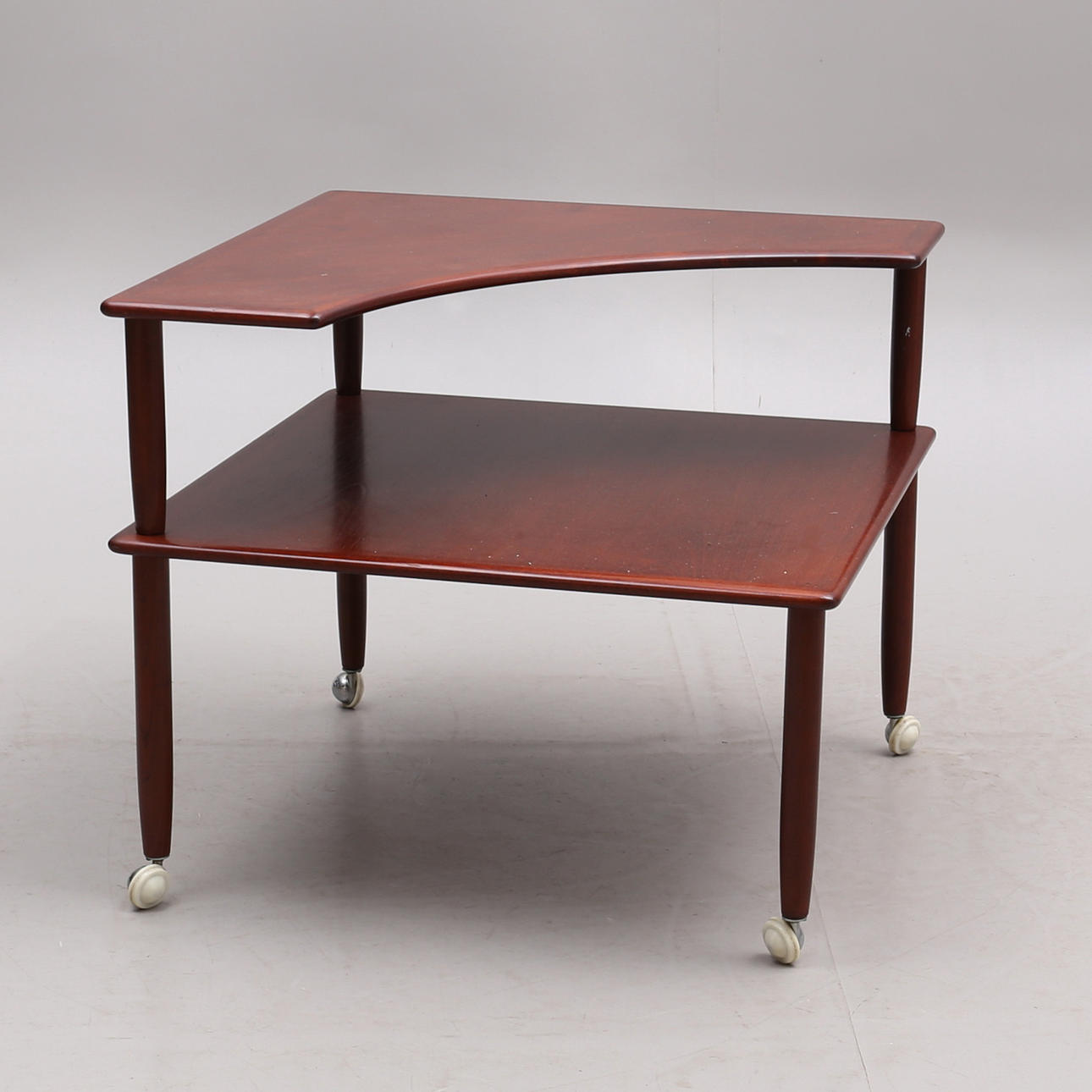 HÖRNBORD, trä, 1900-tal.