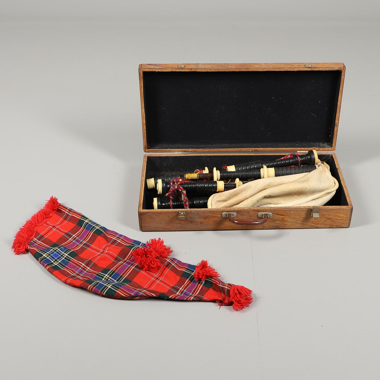 TYKKIPIPIT TARJOUKSESSA.