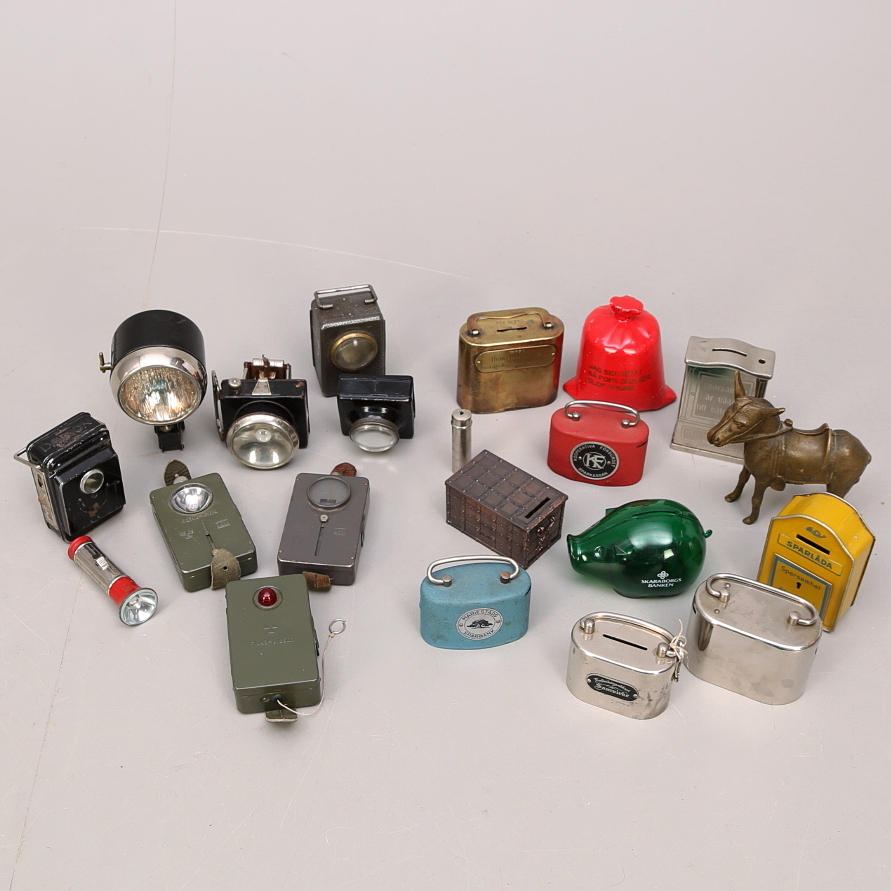 SAMLING SPARBÖSSOR 12 st, SAMLING LYKTOR 9 st.