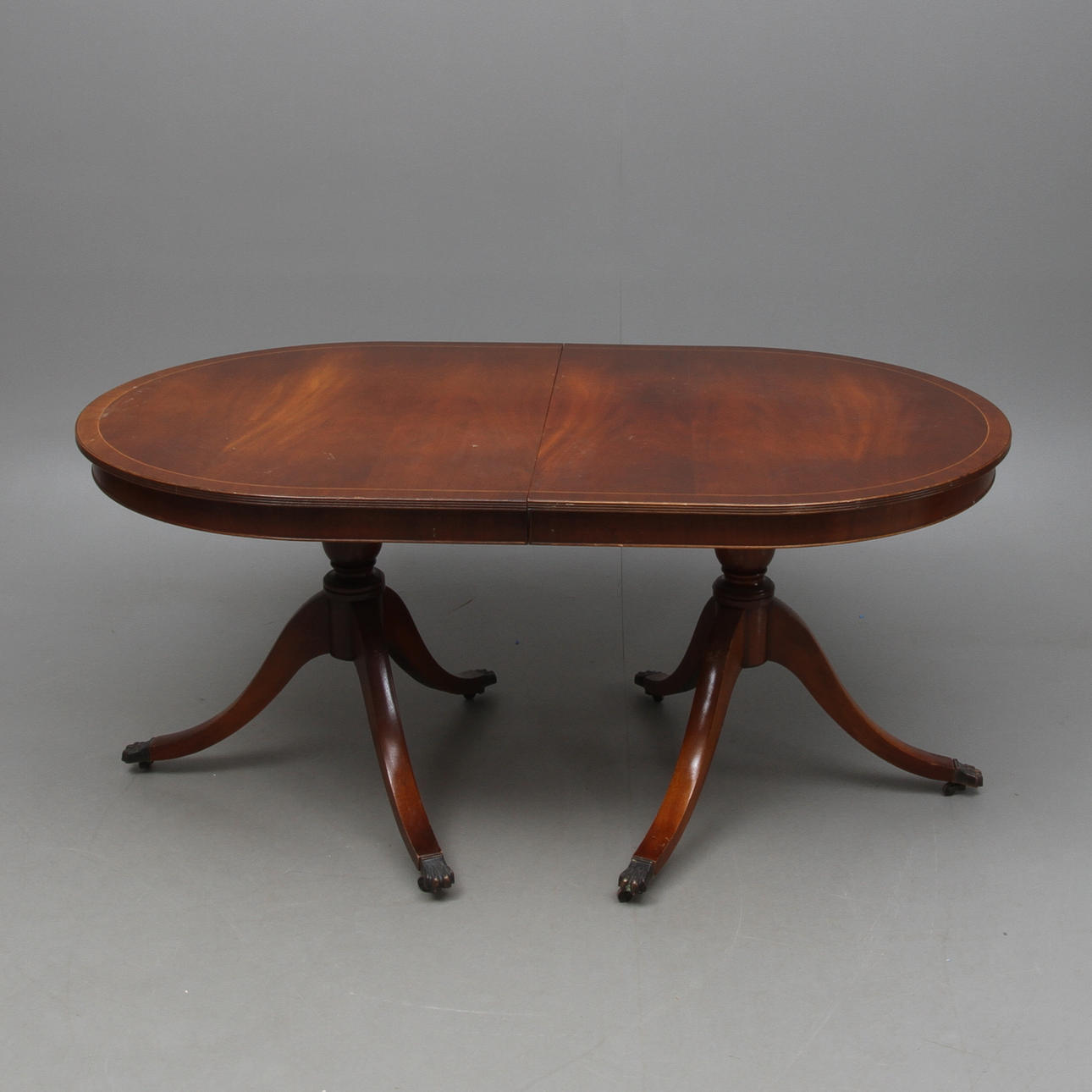 MATSALSBORD, engelsk stil, 1900-talets andra hälft.