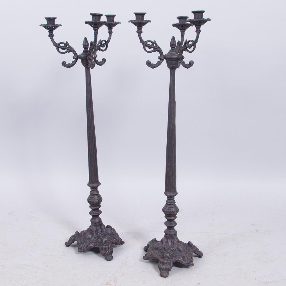 KANDELABER, 3-armad, gjutjärn, samtida.