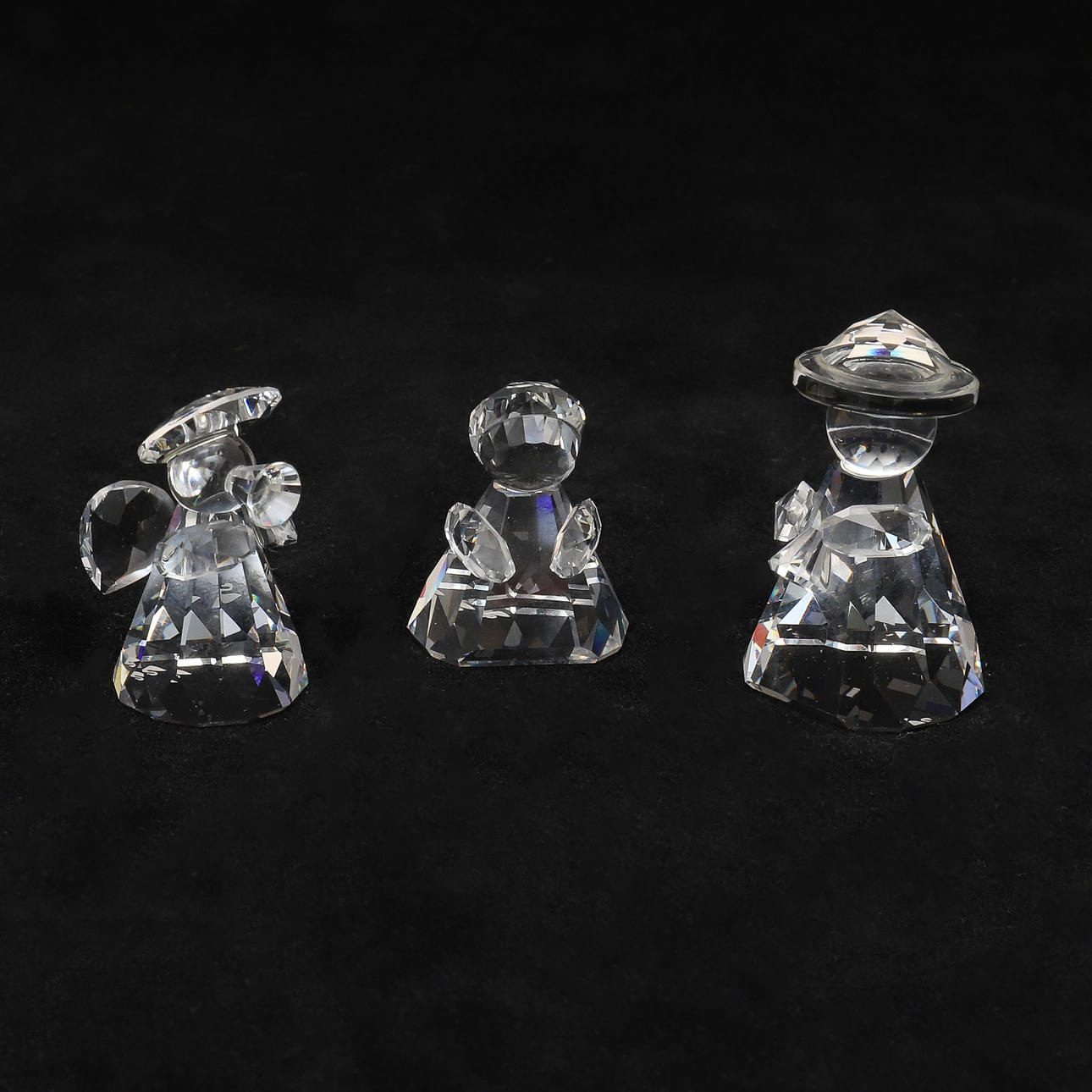 SWAROVSKI: HELIG FAMILJ (DEL).