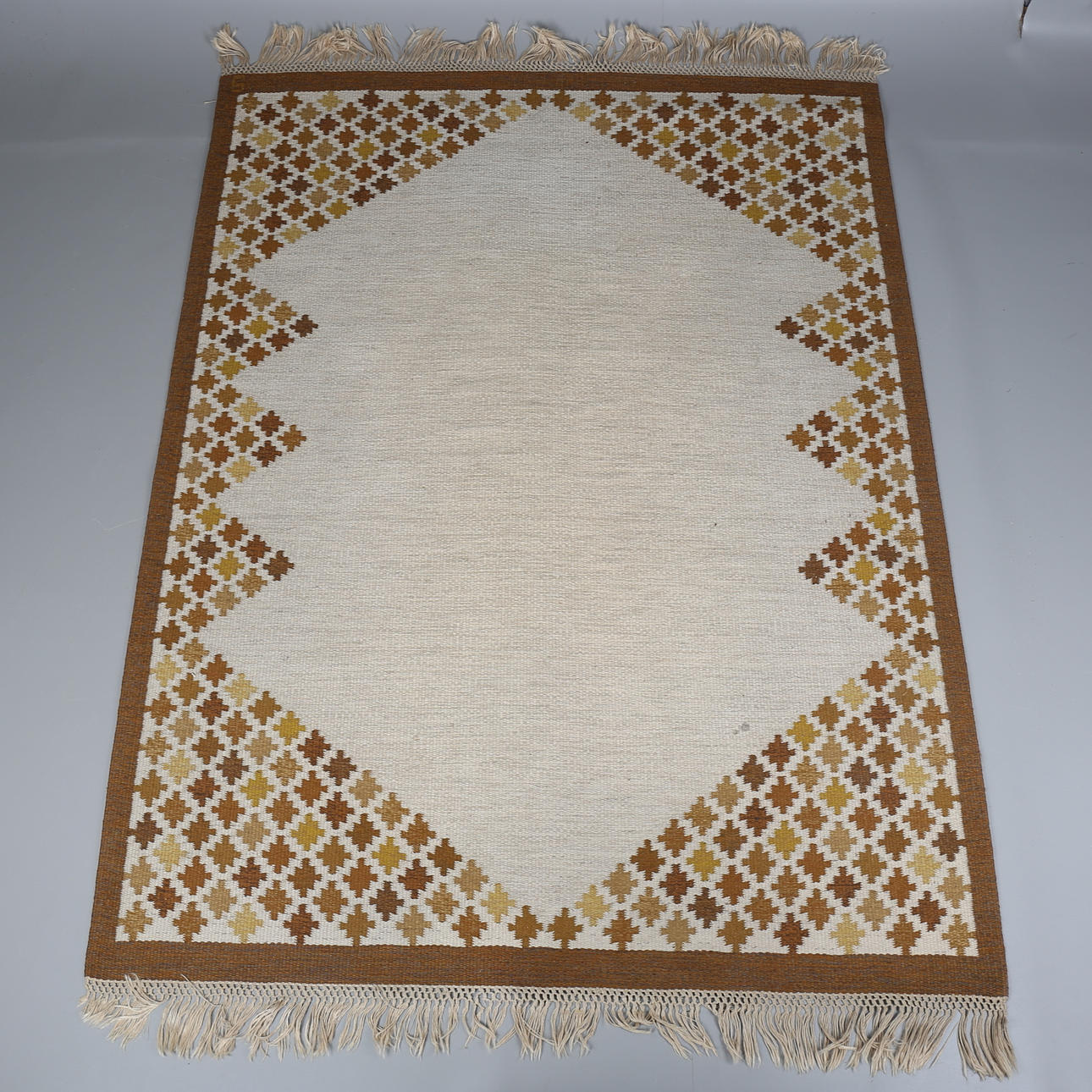 MATTA, rölakan, ull, "Zirkon" Brita Svefors för Axeco, 170x230 cm.