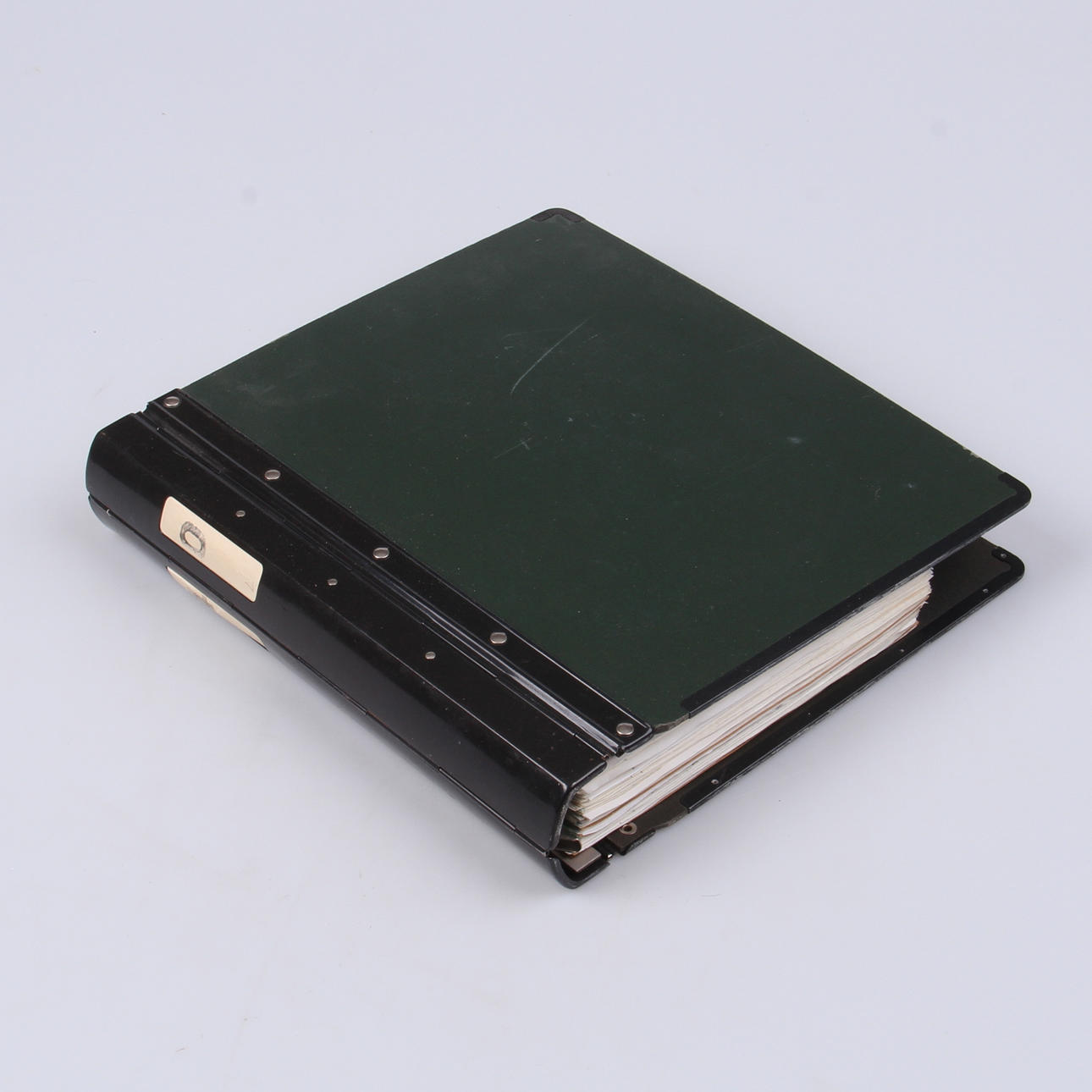 FRIMÄRKEN, hela världen, i pärm, ca 5900 st.