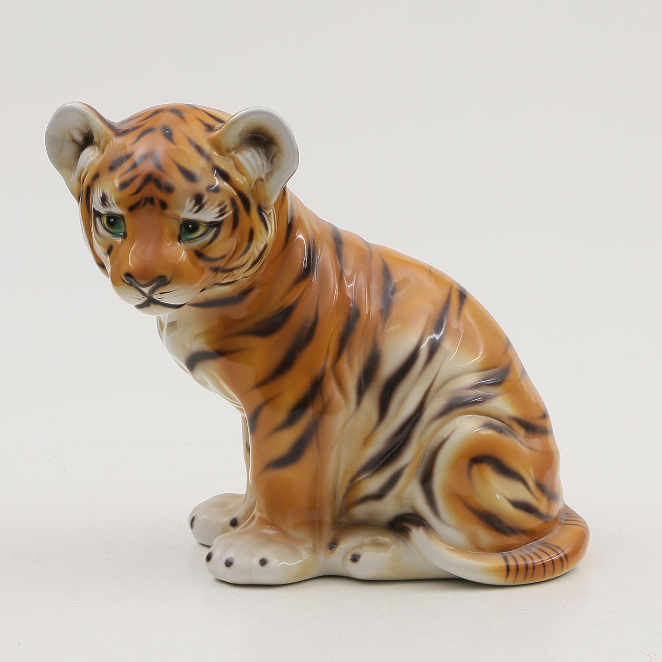 TIGRE, porcelana, moderno.