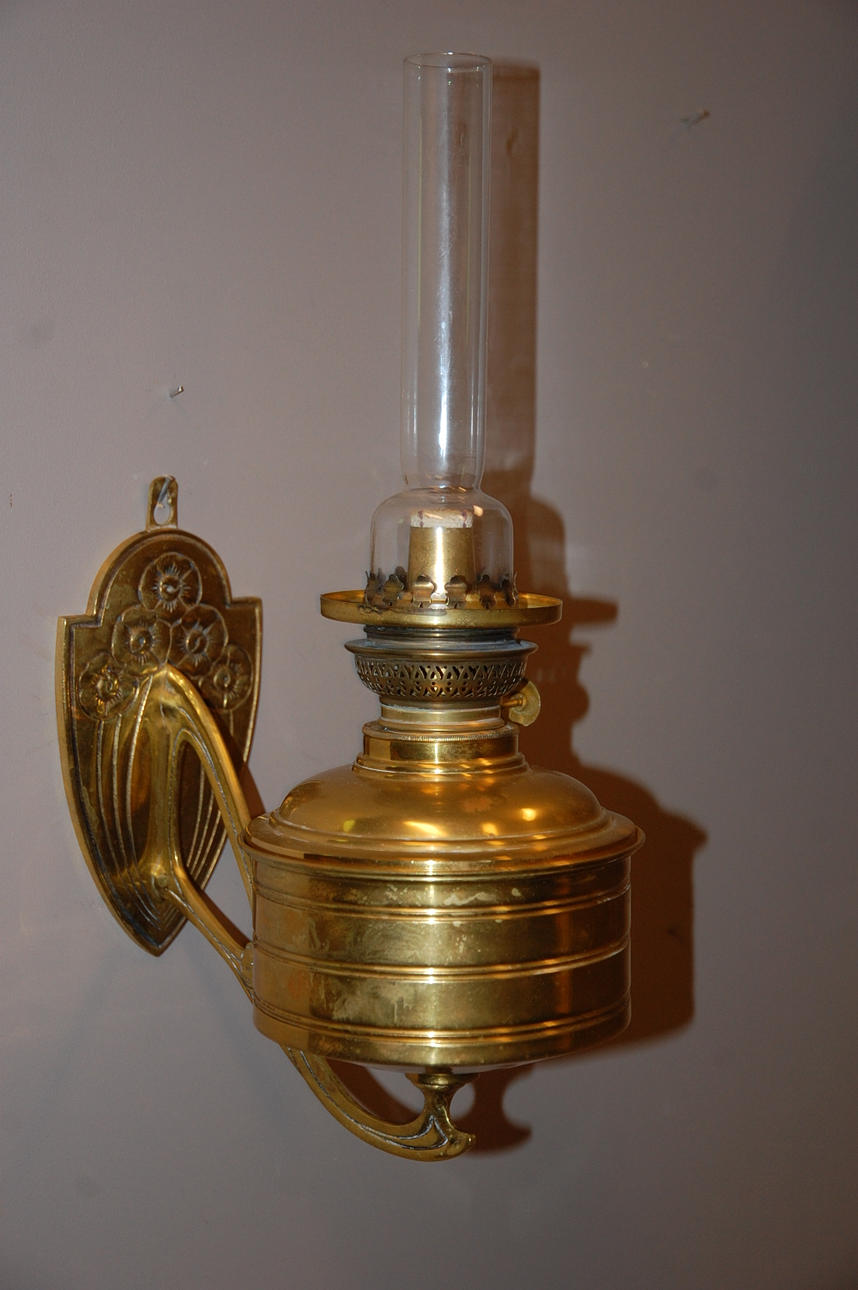 VÄGGFOTOGENLAMPA, Jugent , 1900-talets början.