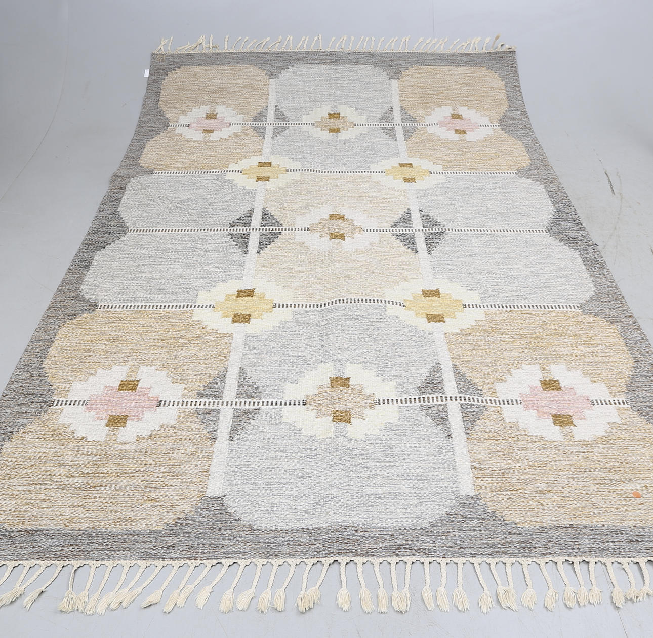 MATTA, rölakan, "904/Bolmen", Ingegerd Silow, signerad, ca. 280x200 cm.