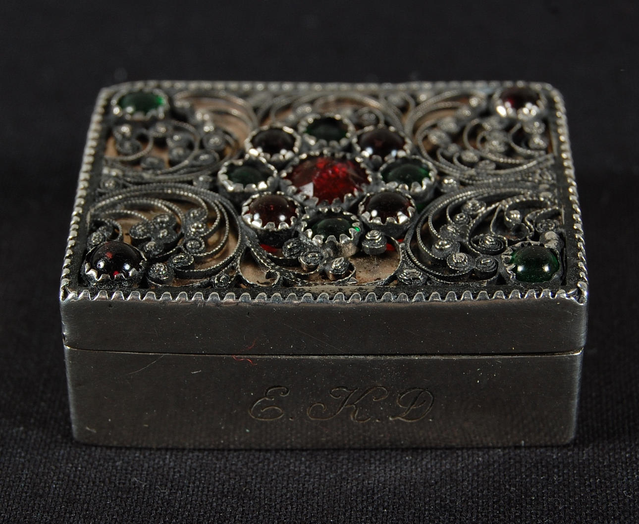 NIPPERASK, filligram, silver, stämplad D8 1858.