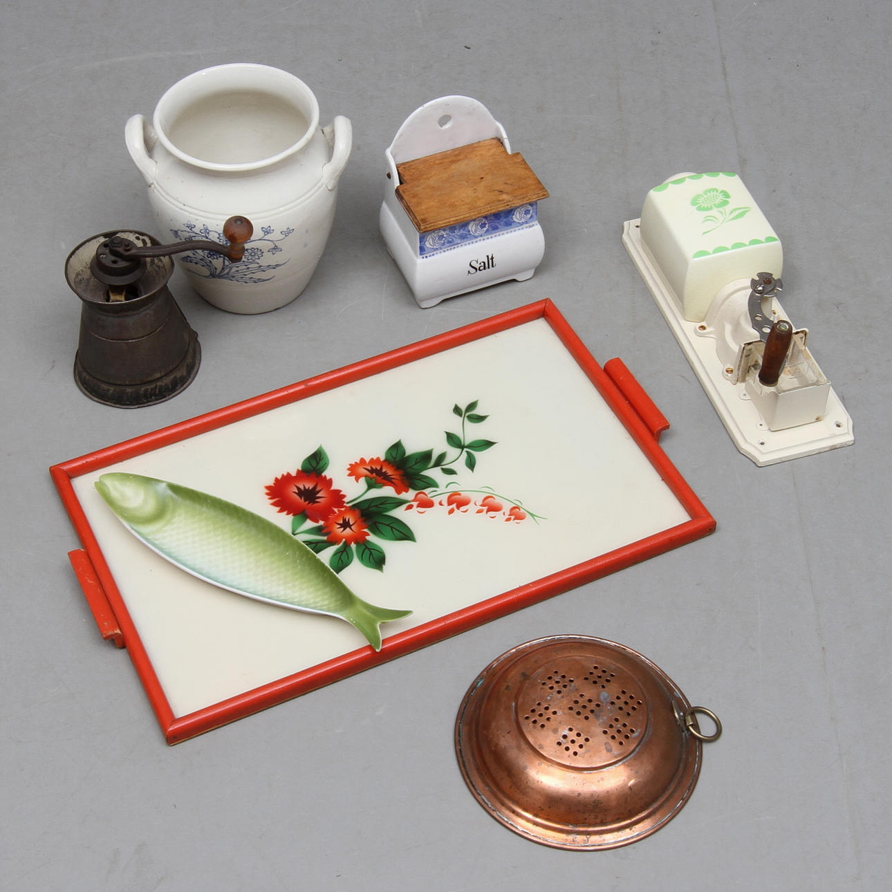 PARTI DIVERSE, 7 delar, Kökstema, 1800/1900-tal.