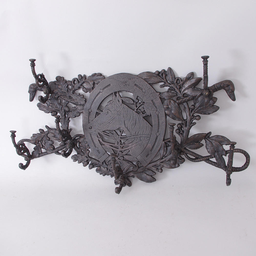 KLÄDHÄNGARE, hästmotiv, gjutjärn, samtida.