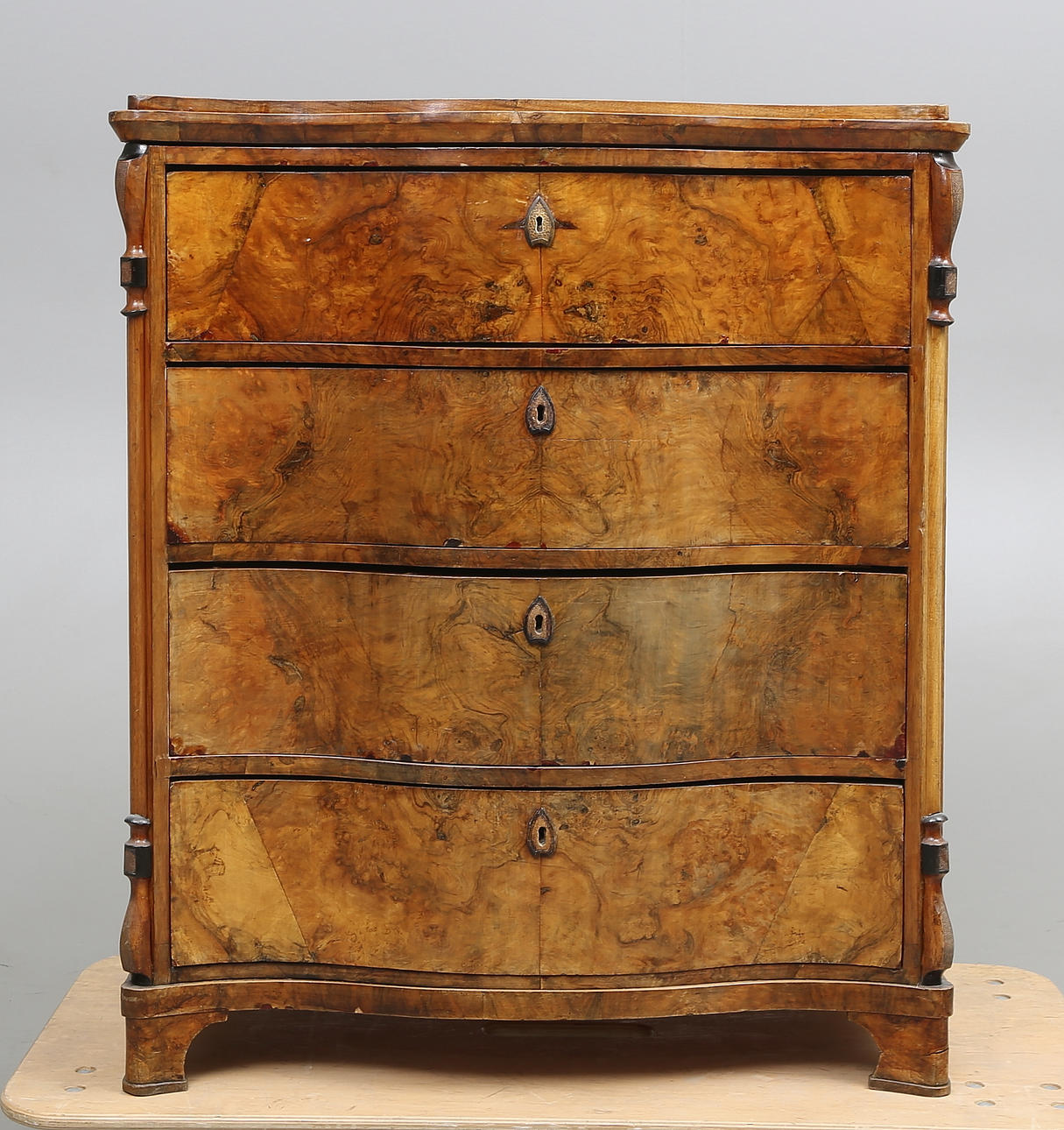 BYRÅ, nyrokoko, 1800-talets andra hälft.