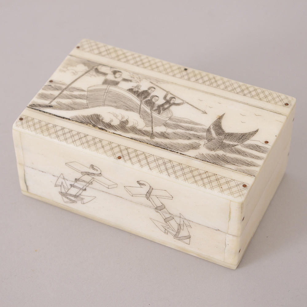 ASK MED LOCK, Grönland, sjömansarbete, s.k. Scrimshaw, fiskben.