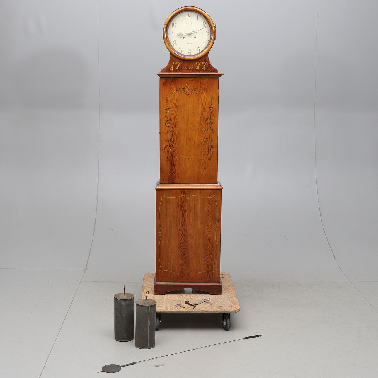 GOLVUR, sk. Mora klocka,1800-tal.