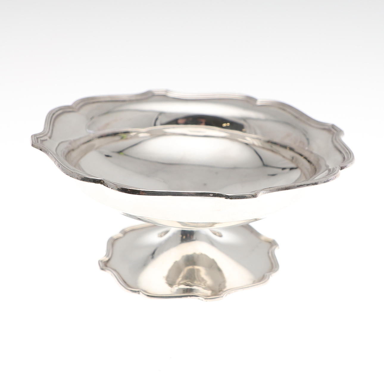 A SILVER BON BON DISH.