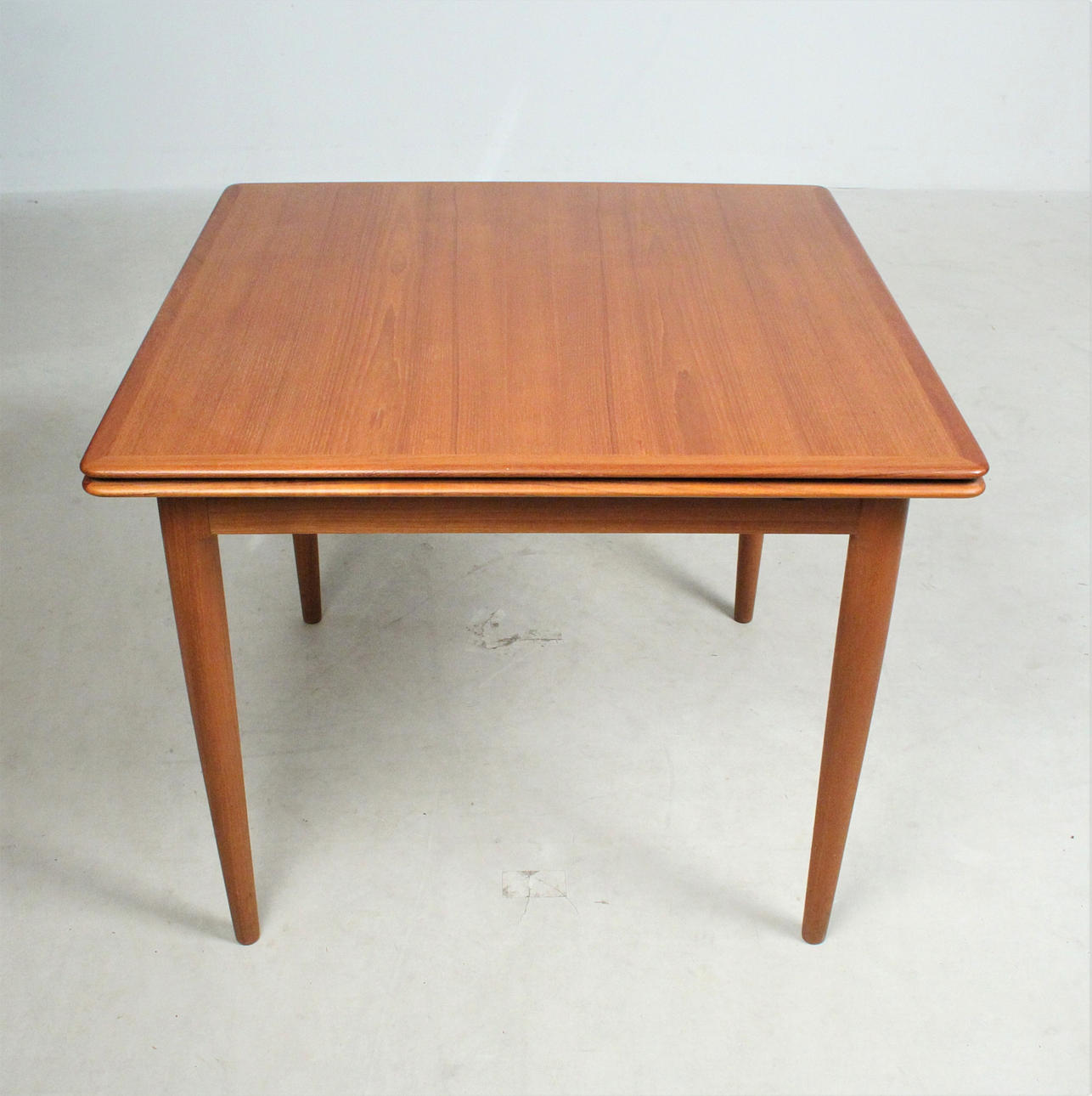 ARNE HOVMAND-OLSEN. for Skovmand & Andersen - "Draw Leaf Table" dining table - Denmark.