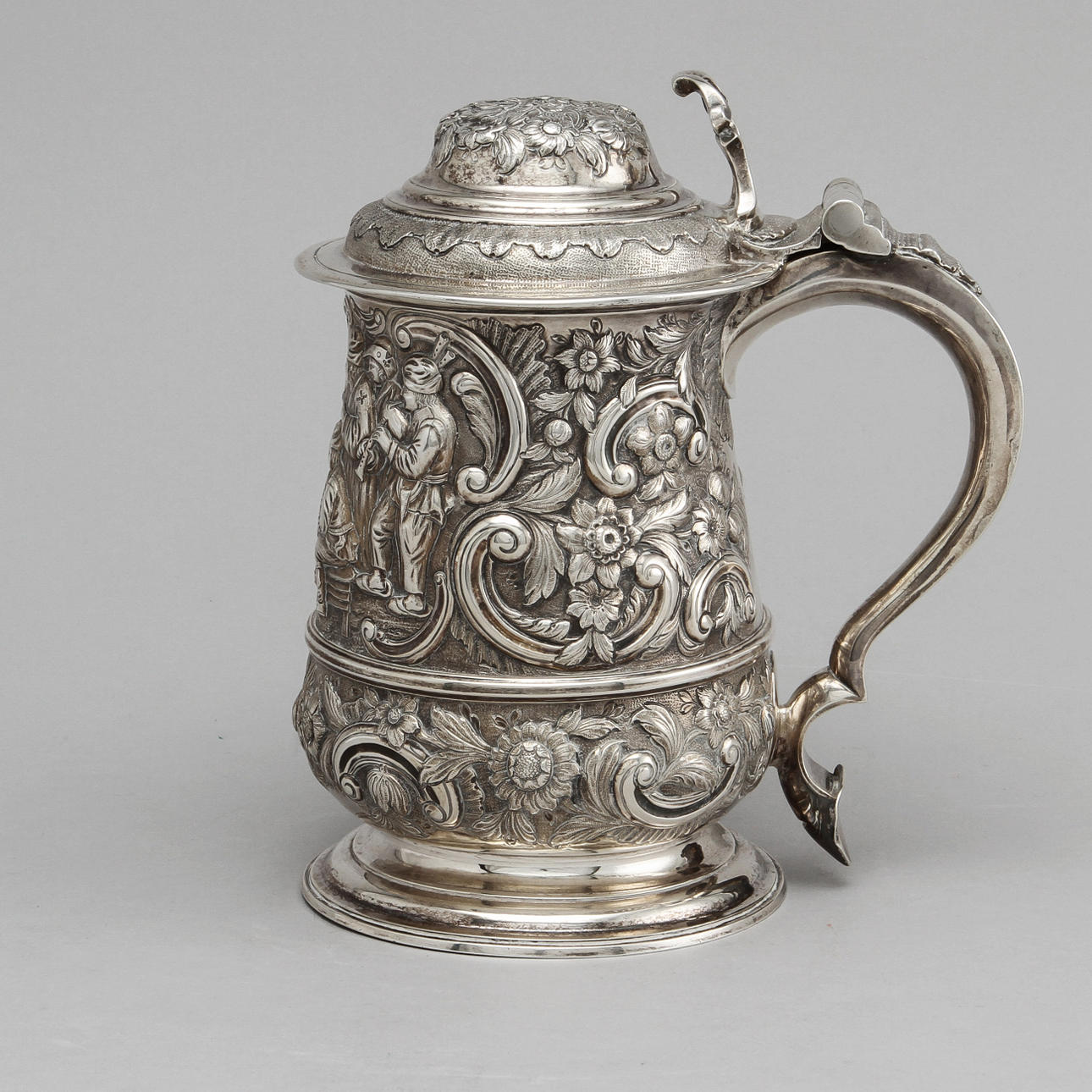 DRYCKESKANNA, silver, London 1750-1751, vikt 910 gram.