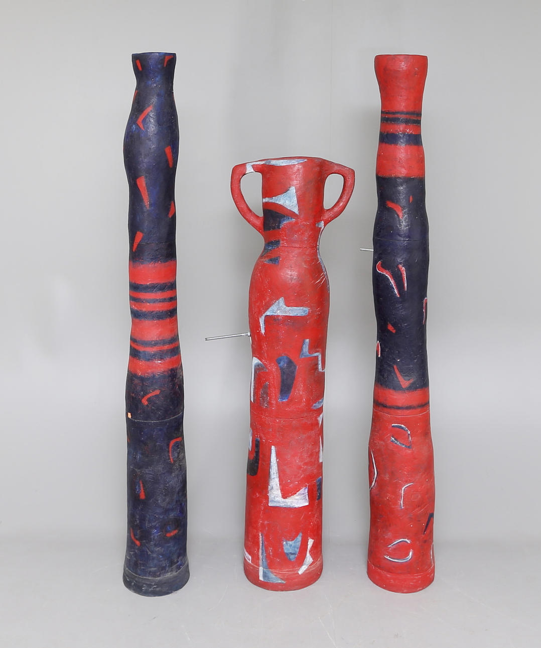 ELISABETH SVENSSON. Golvvaser, 3 st, keramik, "I samtal", 1996.