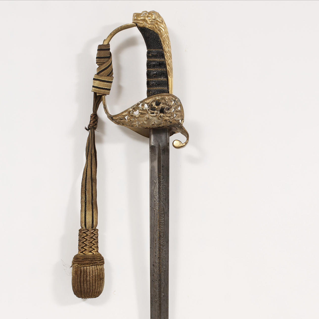 SABEL, s. k. tillåten modell för officer vid armén.