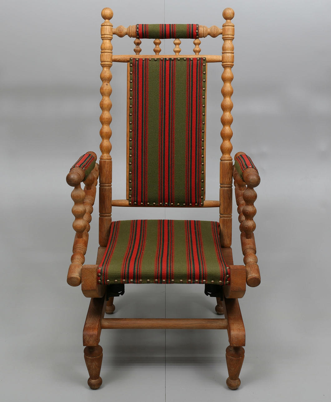 GUNGSTOL, ek, amerikansk modell, 1900-tal.