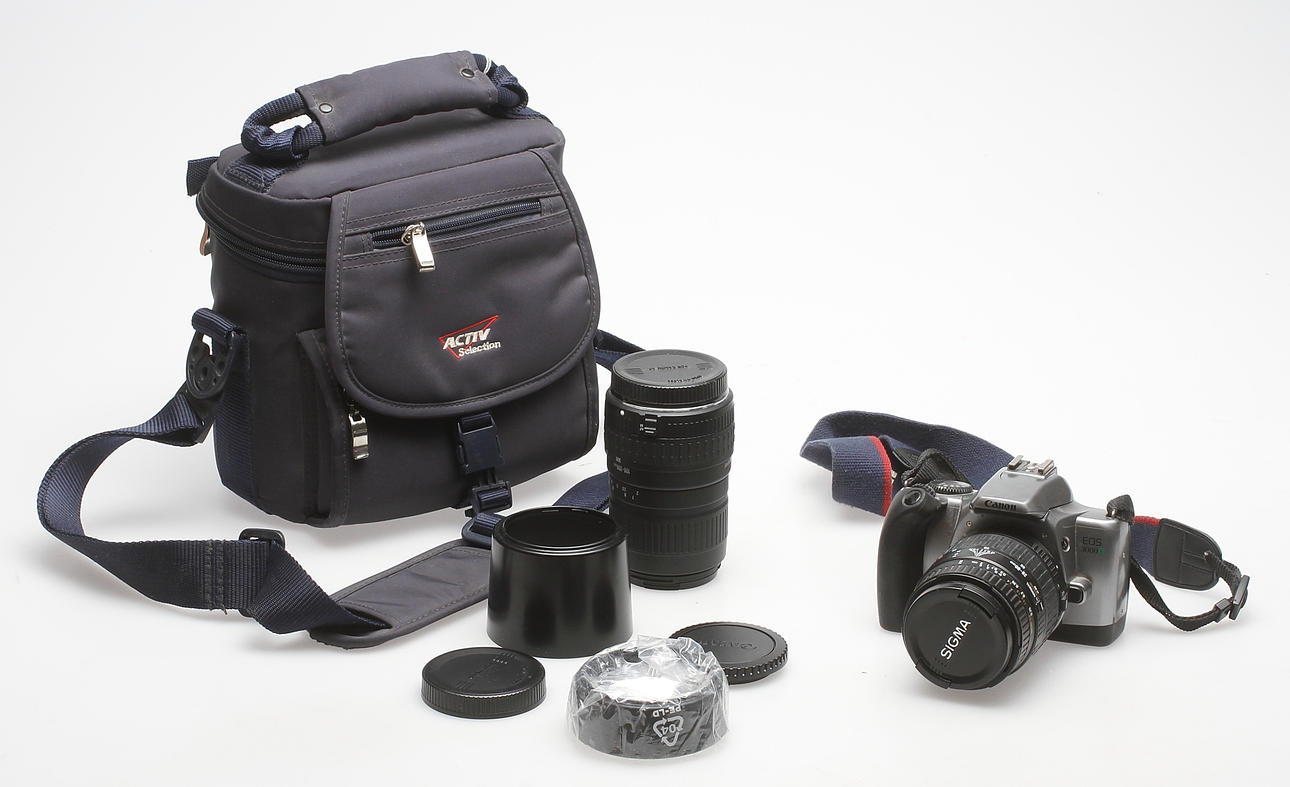 KAMERA med TILLBEHÖR, Canon EOS 3000V.