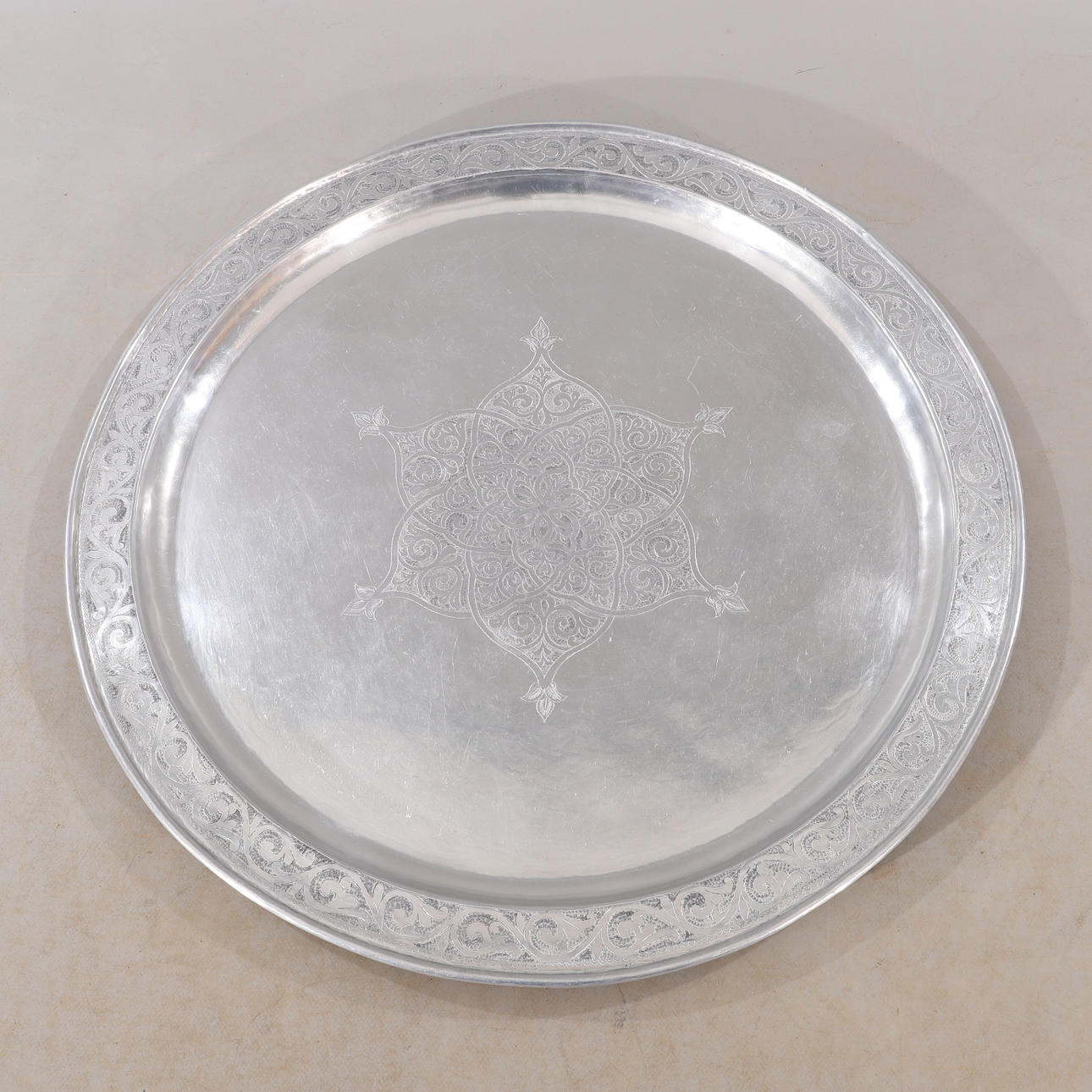 BRICKA, vitmetall, Marocko, 1900-tal.