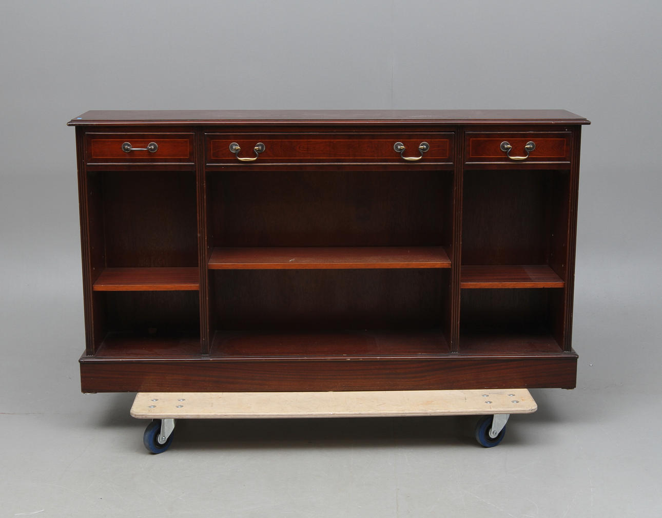 SKÆNK, engelsk stil, 1900-tallet.