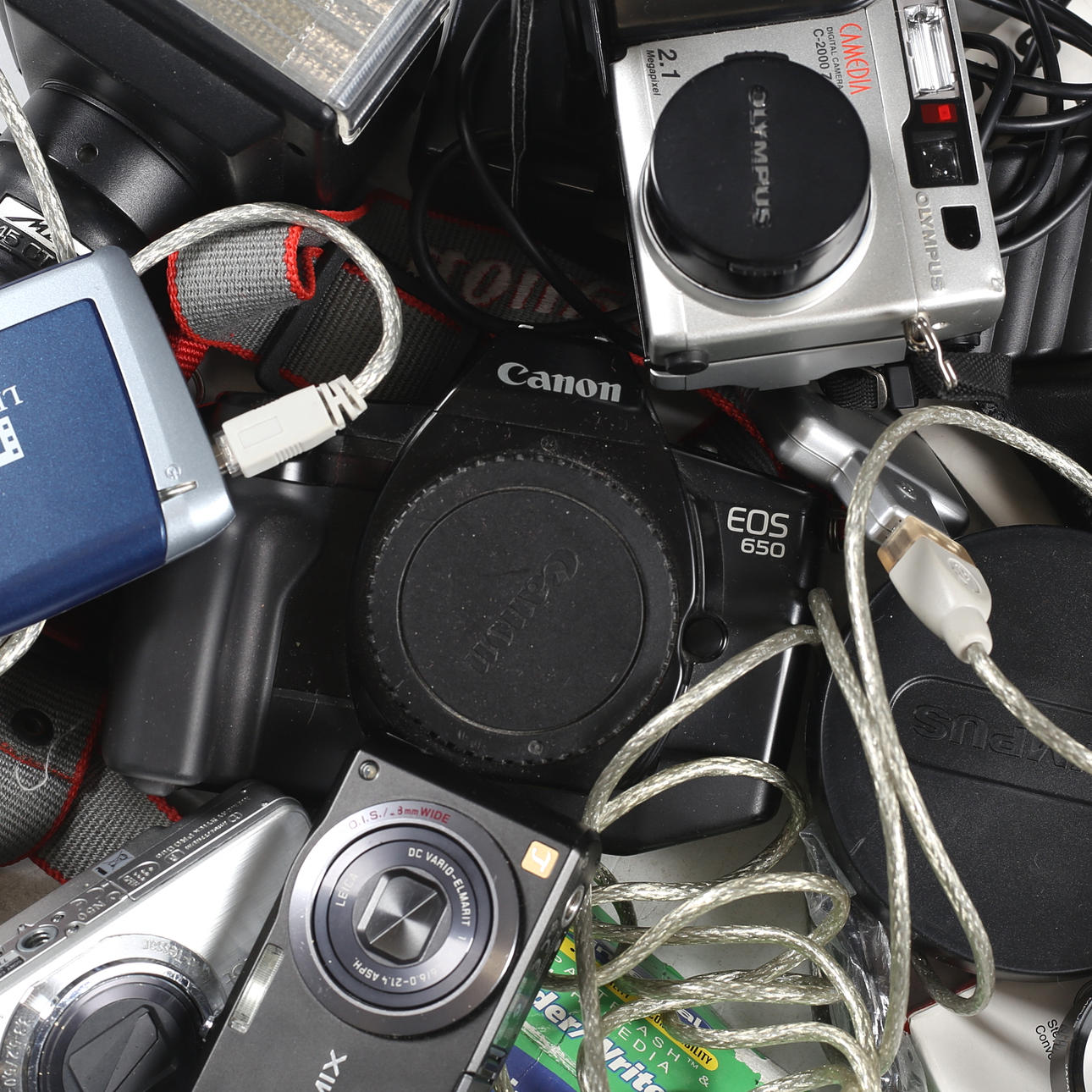 CÁMARAS Y ACCESORIOS, i.a. Canon.