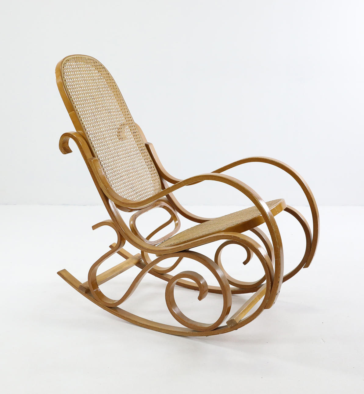 GUNGSTOL, rotting, Thonet-stil, 1900-tal.