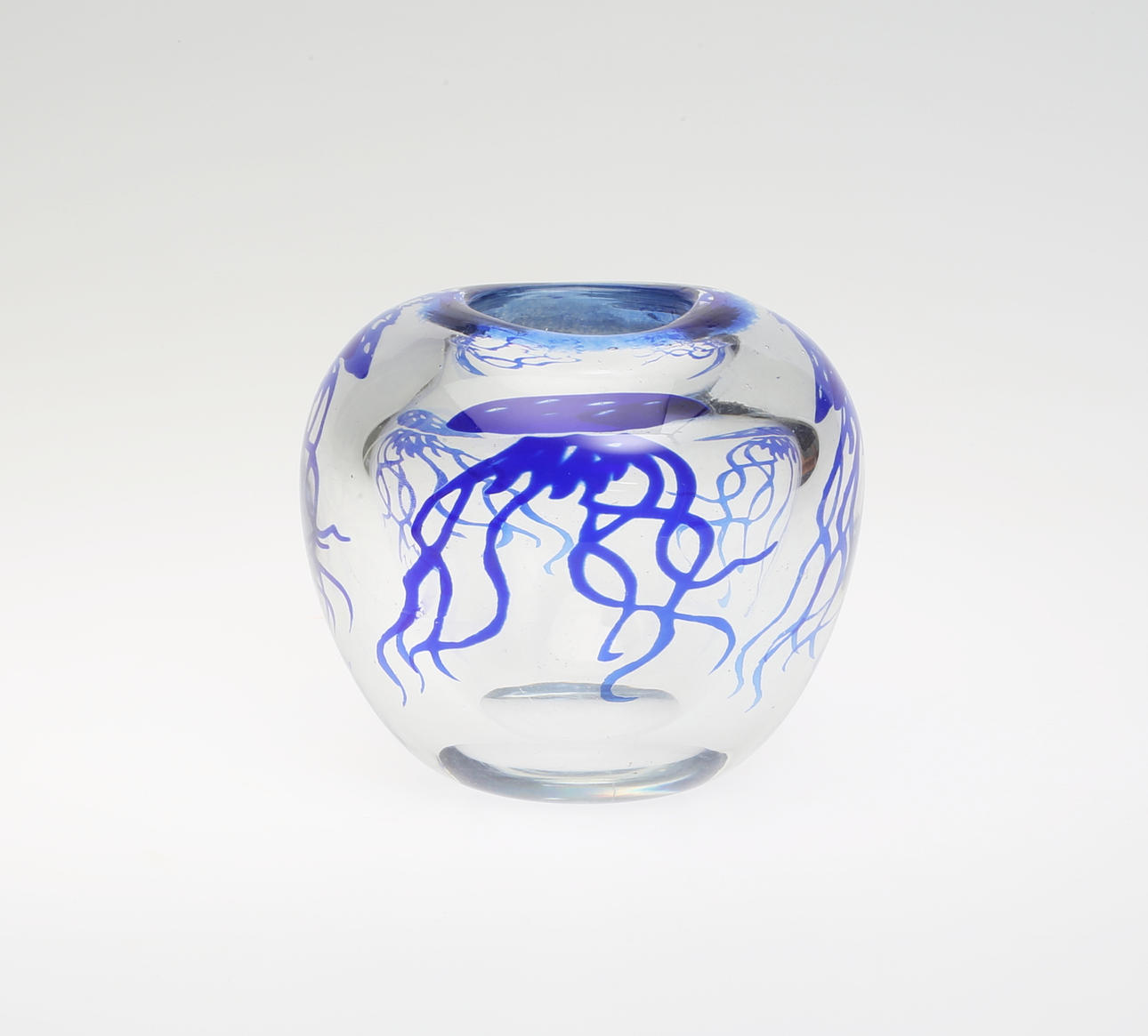 WILLEM DE MOOR. Vas, graal, Flygsfors, signerad och daterad 1940.