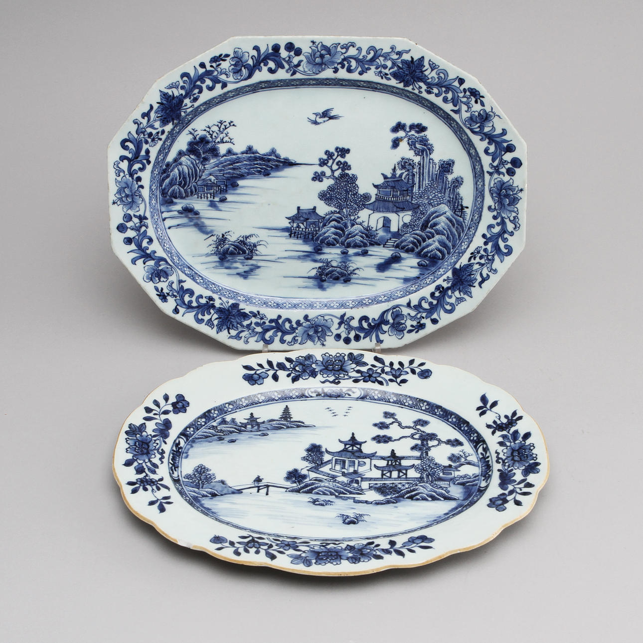 STEKFAT, 2 st, porslin, Kina, 1700-tal.