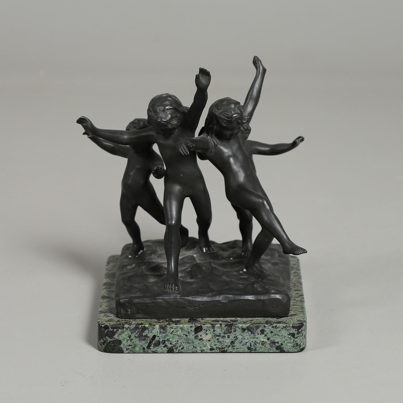 EUGENE CANNEEL (BELGIUM 1882-1966) BRONZE SCULPTURE - RONDE D'ENFANTS.
