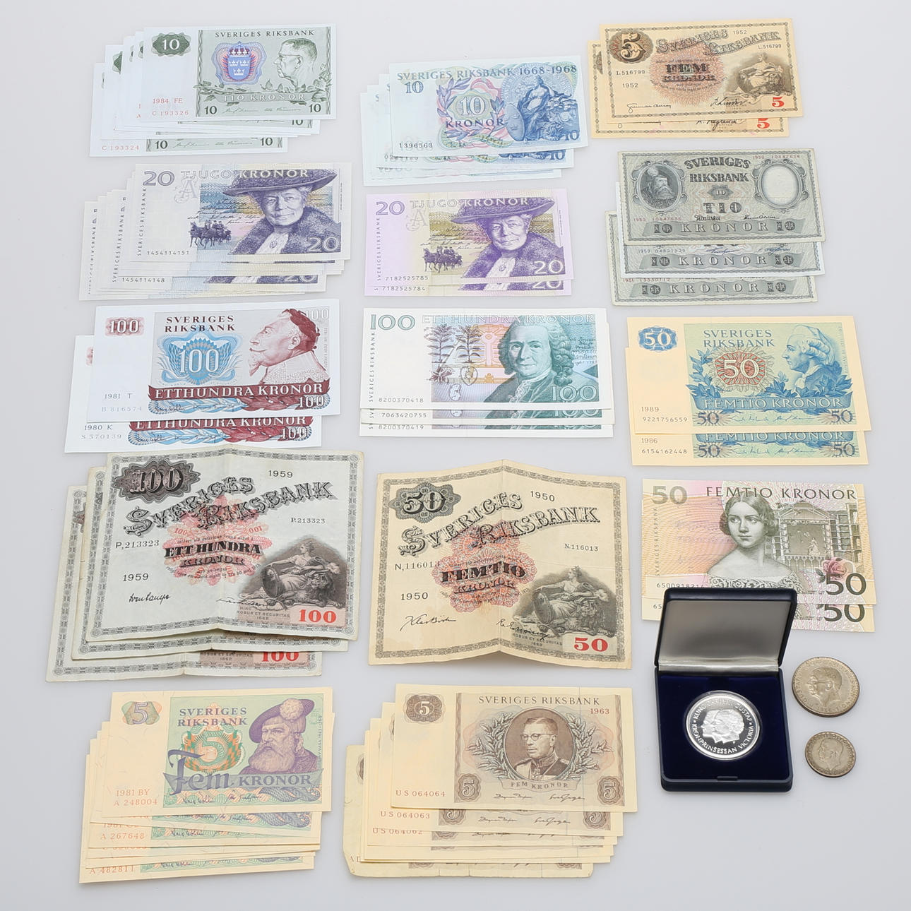 SEDLAR, 50 st, samt MYNT, 3 st, Sverige.